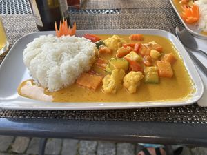 Gelbes Gemüsecurry  at Pok Thaifood in Stein Am Rhein