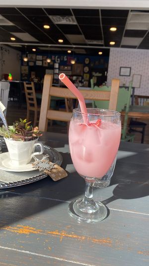 Pinky Out at Veggeez  in Waxhaw