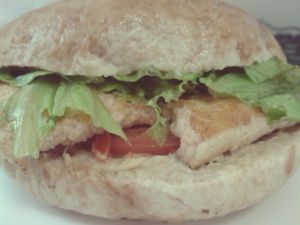 Sanduíche de tofu com hommus no pão da casa! Delicioso at Dona Vegana in Rio De Janeiro