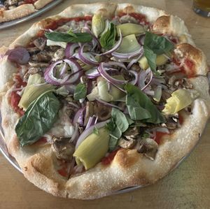 vegan mozzarella + veggie toppings at Main Street Pizza and Tap in Mammoth Lakes