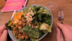 Teriyaki Bowls mit Tofu at Die Kombüse in Norddorf