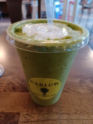 Matcha smoothie at Harlow in Portland