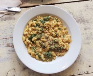 vegan & gluten free Mac n cheese at Harlow in Portland