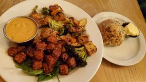 Farmers scramble & biscuit at Harlow in Portland