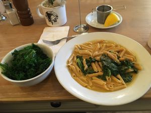 Mac and cheez at Harlow in Portland