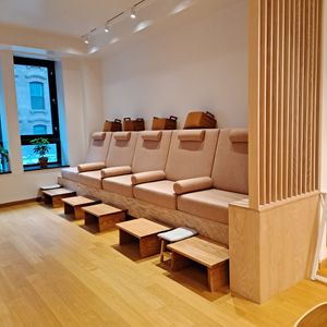 Great location at sundays nail salon - Soho in New York City