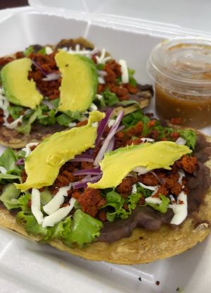 Los sopes campechanos SON MIS FAVORITOS!!!, acompañada con la variedad de salsas que tienen hacen mi dia especial  at Roots in Mexico City