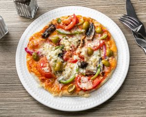 Veggie Pita Pizza at Neek Vegan in Duluth