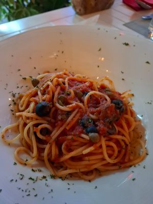 Spaghetti alla Putanesca is vegan at Pizza Napoli in Noord