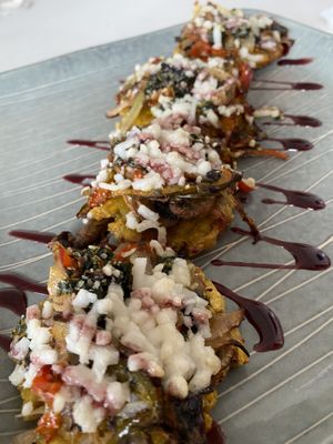 Patapizza (patacones pizza) at Arbol de Seda in San Jose