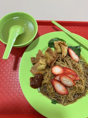 Delicious wanton noodles . Wanton is super crispy and with generous filling   at Eco Sen Vegetarian - 缘森素食 in Central Singapore