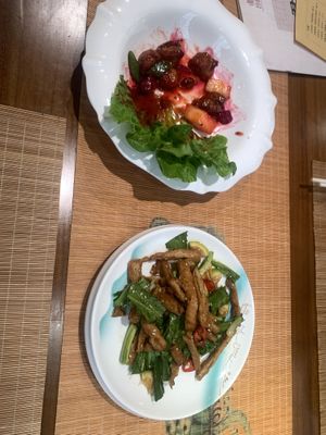 Amazing food! 100% recommend. The staff was so friendly. Just follow the sign at the entrance to the community. Another person posted what block its on !   at Qing Ya Cha Su - 青雅茶素 in Hangzhou