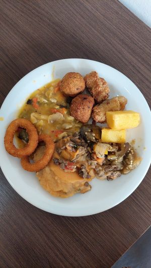 Options from the buffet at GES YU - Vegan Food in Sao Paulo