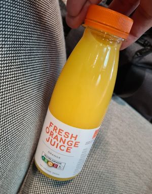 Fresh orange juices at SIN - The Coffee Bean & Tea Leaf - T4 in East Singapore