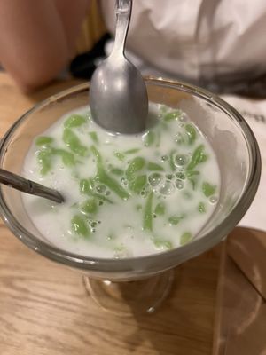 Kidney bean dessert   at Bếp Việt in Paris