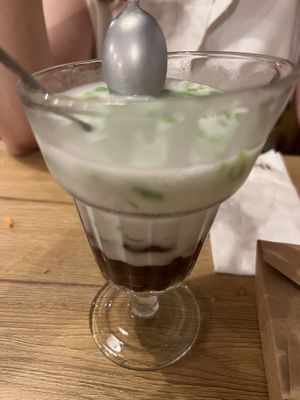 Kidney bean dessert  at Bếp Việt in Paris