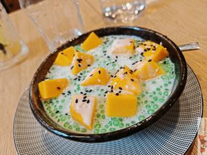 tapioca pearls with coconut milk and mango at Bếp Việt in Paris