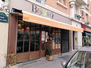 Façade at Bếp Việt in Paris