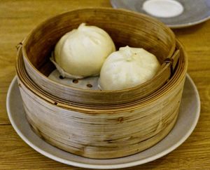 Brioches vapeur at Bếp Việt in Paris