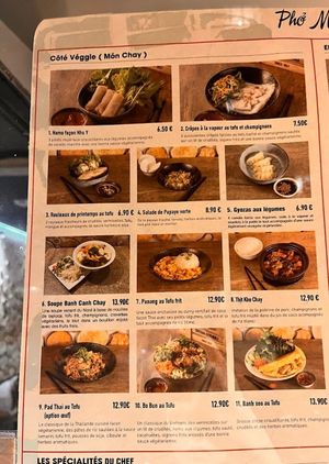 Le menu végétarien est à la première page de leur carte at Pho Mui in Paris