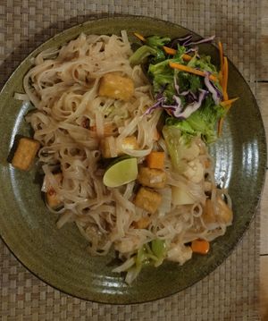 Tofu Pad Thai at High Tide in Male