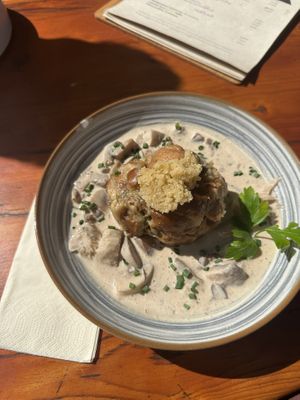 Brezelknödel mit Pilzrahmsoße  at Lebenshof MutimBauch in Ottenhoefen Im Schwarzwald
