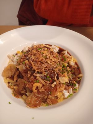 Röstzwiebelbraten mit Spätzle und Bratensosse at Lebenshof MutimBauch in Ottenhoefen Im Schwarzwald