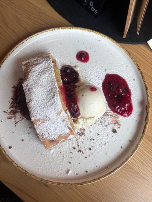 der apfelstrudel  at Lebenshof MutimBauch in Ottenhoefen Im Schwarzwald