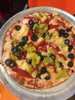 GF crust w/ vegan cheese, olives, pineapple, roasted red peppers, and... at Flying Saucer Pizza Company in Salem