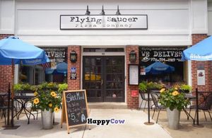 Flying Saucer's patio at Flying Saucer Pizza Company in Salem