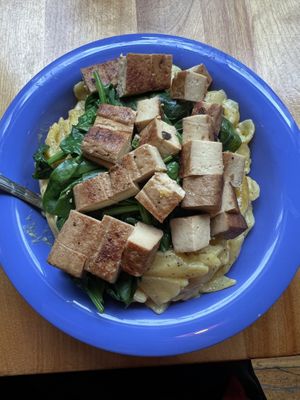 Vegan Mac N Cheese with spinach and marinated tofu   at Gulu-Gulu Cafe in Salem