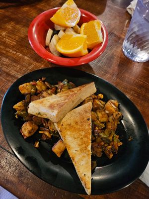 Hash platter at Gulu-Gulu Cafe in Salem