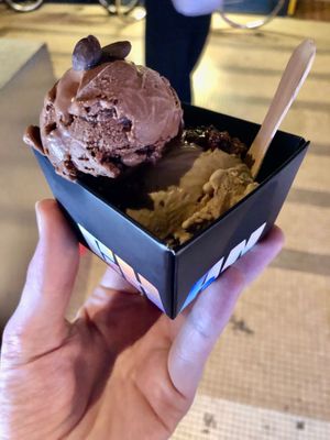 Chocolate and coffee tub
 at Licky Chan @ RexKL in Kuala Lumpur