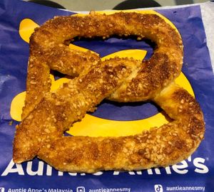 Almond at Auntie Anne's @ Avenue K in Kuala Lumpur