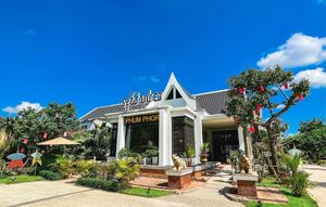 Exterior building at Phum Phor Coffee Restaurant in Sukhothai