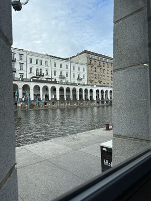 Aussicht aus dem Café   at The Cafédrale - Rathauspassage in Hamburg