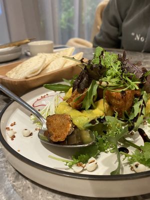 酪梨蟹若口袋餅（素）  at Yang Shin Vege Salon - 養心沙龍 in New Taipei City