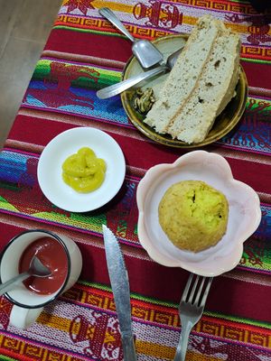 Coxinha e postre (drumstick & dessert) at Restaurante AY NI in Sucre
