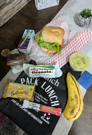 - 🍔 A vegetable Burger/Sandwich (bread and vegetables only)
- 🌾 Granola (no Bar)
- 🧃A juice 
- 🍪Crackers 
- 🥑 Guacamole
- 🥜 Peanut Cake with cream
- 🥭 Fruit-Ba at Brunch de Salento in Salento