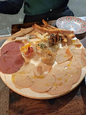 Tagliere Vegano at Nu Mar e Vin - Vineria Flegrea in Naples