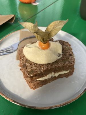 Vegan worteltaart  at Noorderlicht in Amsterdam