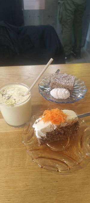 Mango lassi, carrot cake and coconut cake. at Cornershop  in Johanneshov