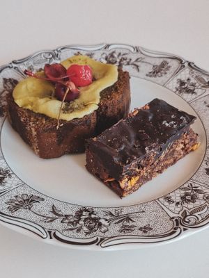 Matcha cake and crunchy cornflakes and chocolate cookie with sea salt, 18th of July 2025. at Cornershop  in Johanneshov