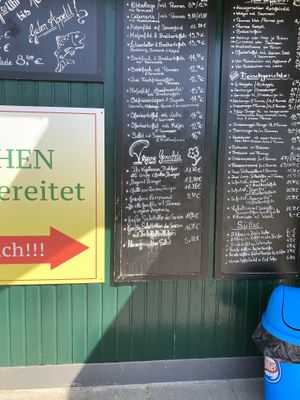 Auswahl an veganen Speisen  at Deichkombüse in Neuharlingersiel