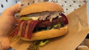 Bacon Burger  at Swing Kitchen in Zurich