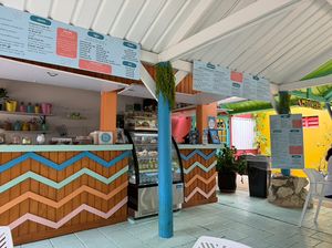 Serving area at Eduardos Reef  at Eduardos Reef in Oranjestad