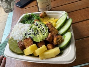 Poke bowl with tofu   at Eduardos Reef in Oranjestad