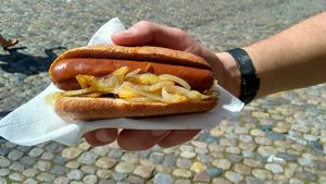 Tofu-Griller (similar to a Hot Dog) at Tofu-Standpunkt - food truck in Freiburg
