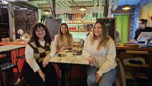 Vegan pulled pork sandwich and high balls at On The Move in Seoul