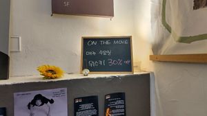  at On The Move in Seoul